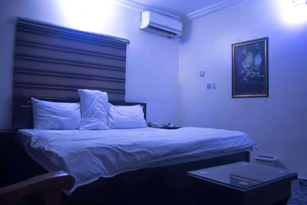 Kay Luxury Suites Уйо Экстерьер фото