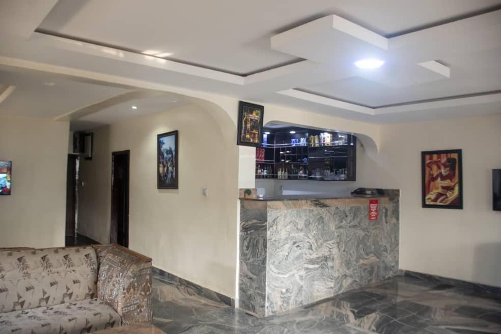 Kay Luxury Suites Уйо Экстерьер фото